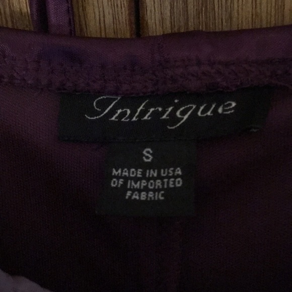 Intrigue Summer Dress - Picture 2 of 5